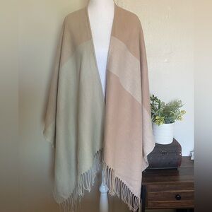 Soia & Kyo‎ Beige and Tan Shawl